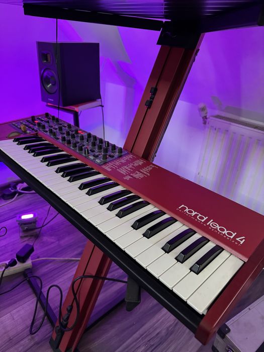 Clavia Nord Lead 4  stare f buna!