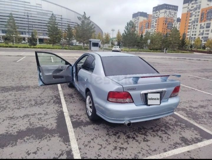 Митсубичи галант