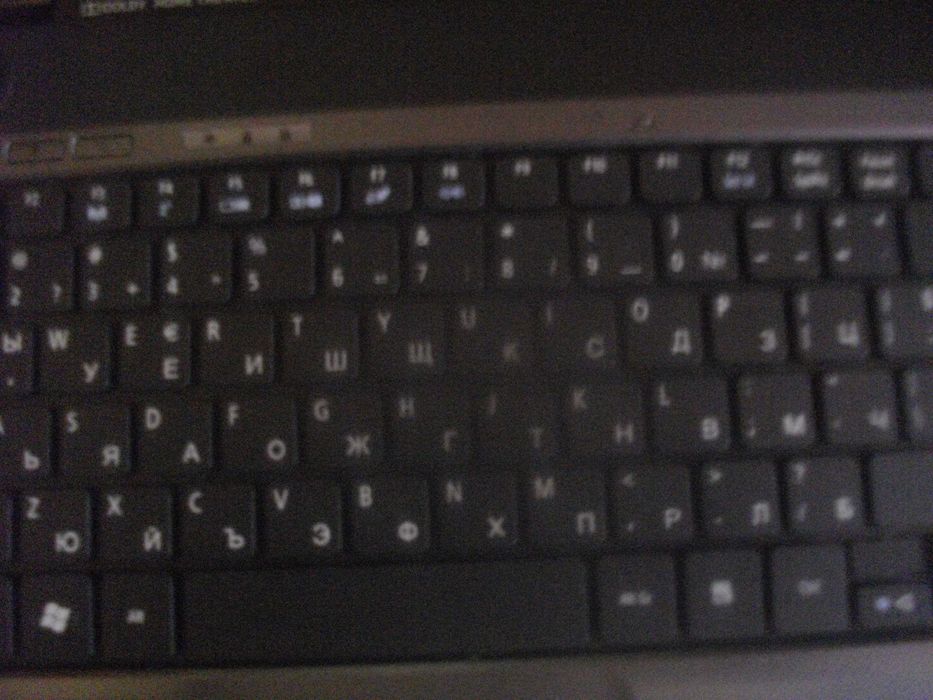 15,6" ACER Aspire 5536-Лаптоп-Отличен-RAM 4GB/HD 320GB/AMD Dual 2,1GHz