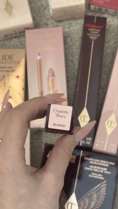 Charlotte tilbury lip lustre