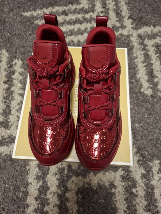 Vând adidasi Michael Kors