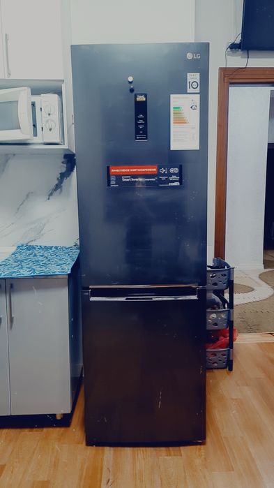 Хочу срочно продать свой холодильник 3 месяц только была Почти новый