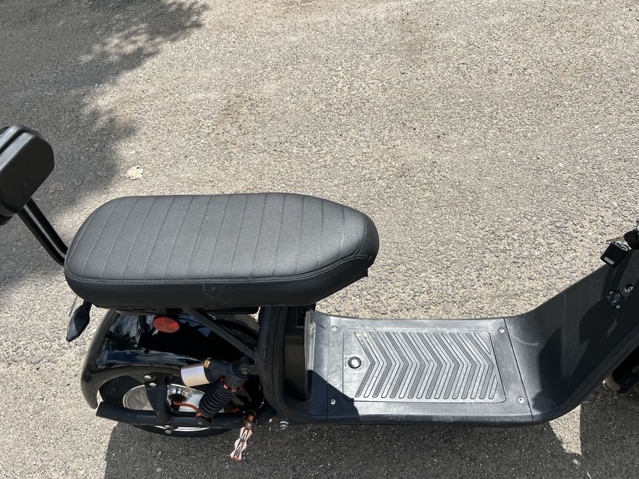 Moped electric, 60km/h cu buton de limitare