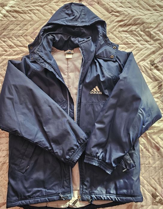 Продавам якета адидас