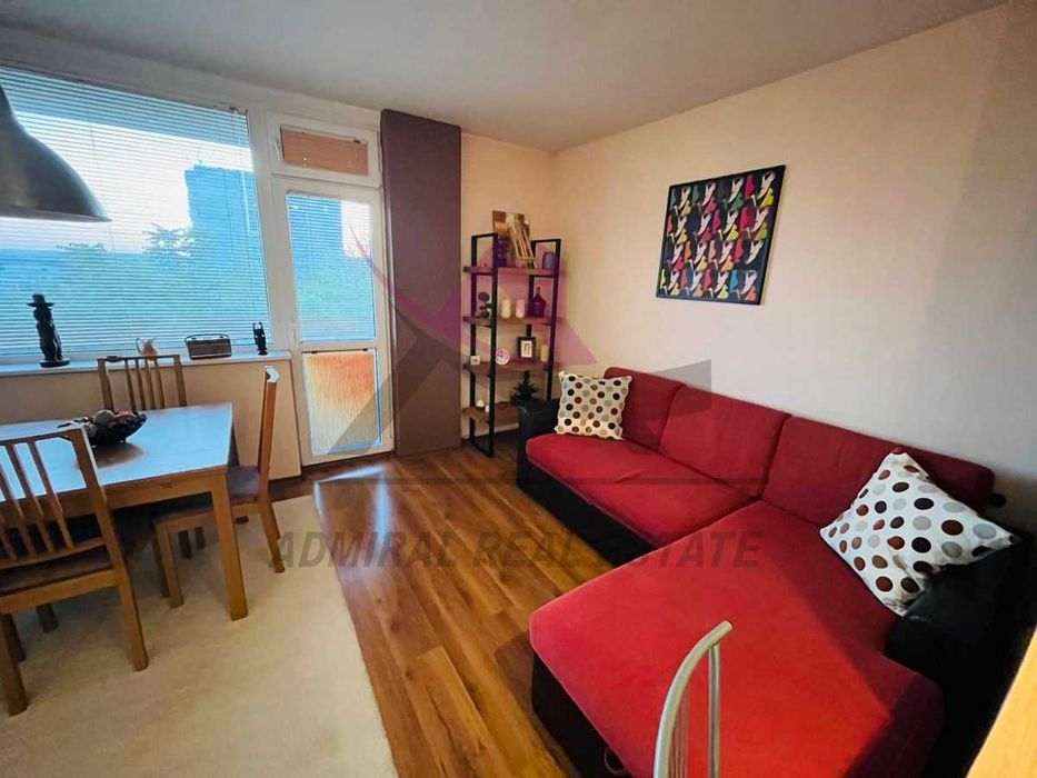 Дава се под наем Тристаен апартамент в Варна, Младост 1 - 70 кв.м за 511 € - Снимка #1