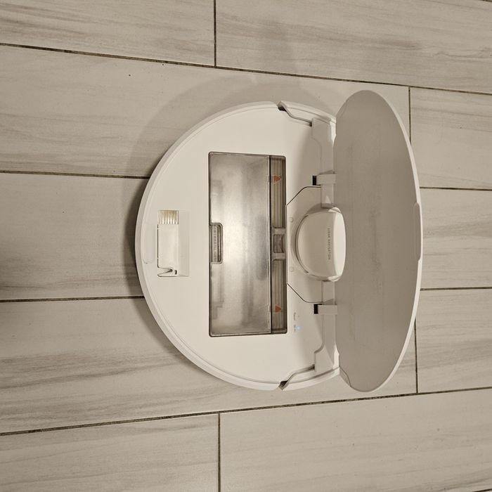 Робот прахосмукачка и моп