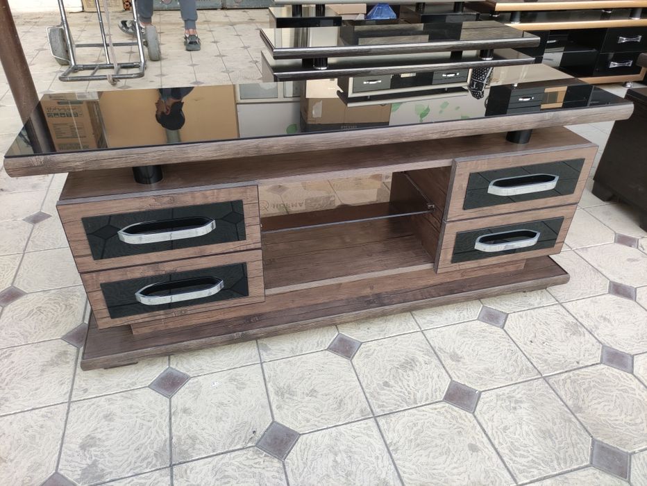 Тумба, Подставкa под телевизор