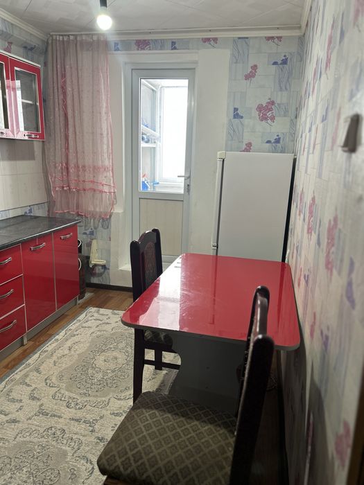 3 бөлмелі пәтер ұзақ мерзімге жалға беріледі