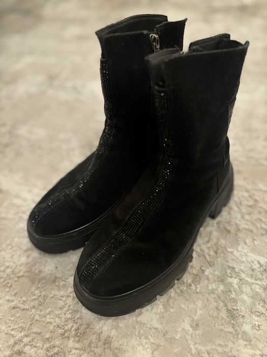 Осеннии/зимние ботинки,кроссовки