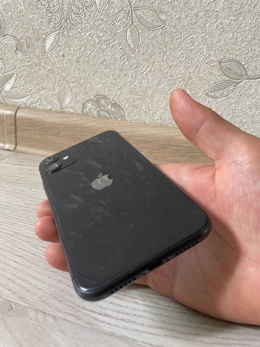 Iphone 11 . 64 gb