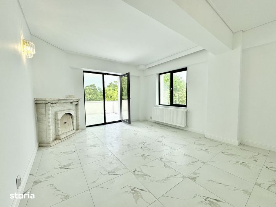 Vanzare Vila Unicat in Copou- 1000 mp utili + 2300 teren, 15 parcari.