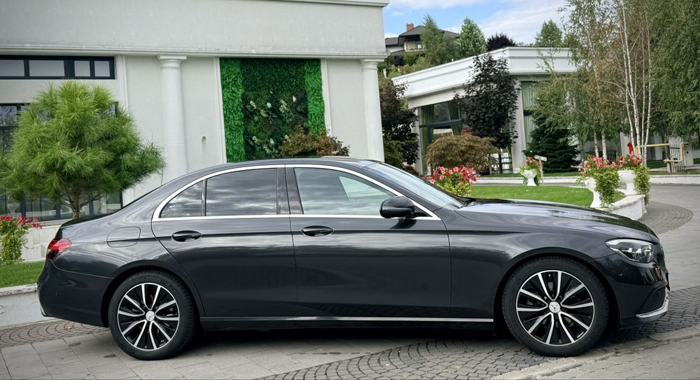 Mercedes Benz E220d Facelift Mod 2021! Garantie 12 Luni !