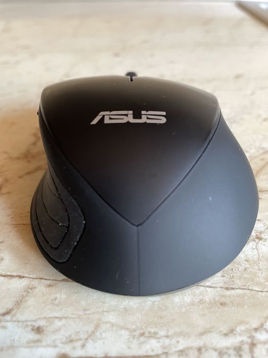 Mouse wireless Asus si Logitech