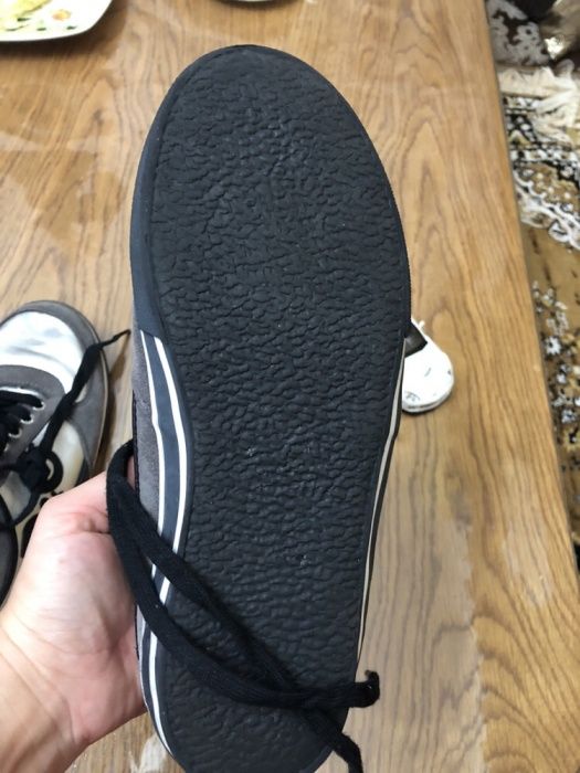 Продам кроссовки на мальчика