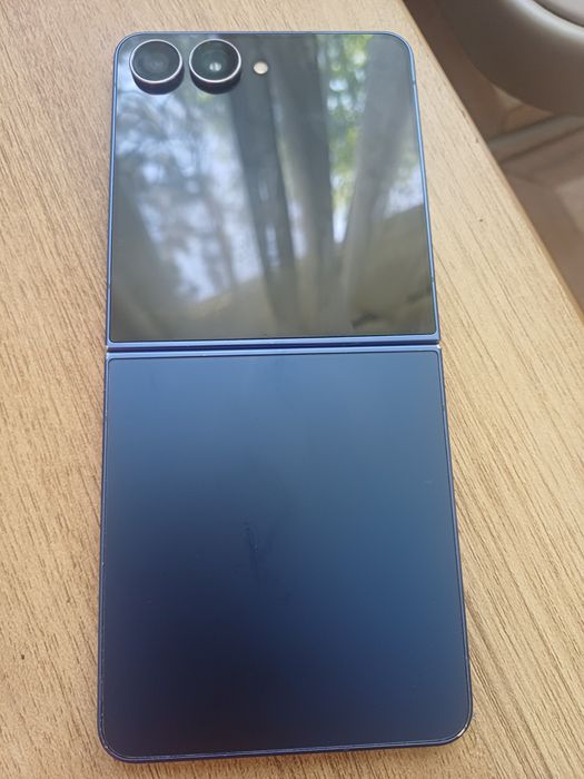 Vând telefon Samsung Zflip 7