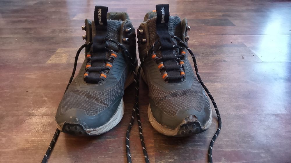 Продавам унисекс маратонки sprandi 36 номер . Дължина на стелката 24 с