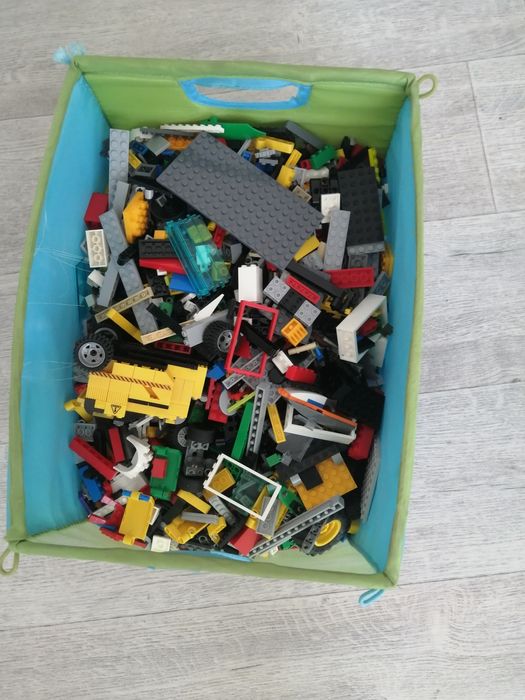 Огромный ящик лего и машинки