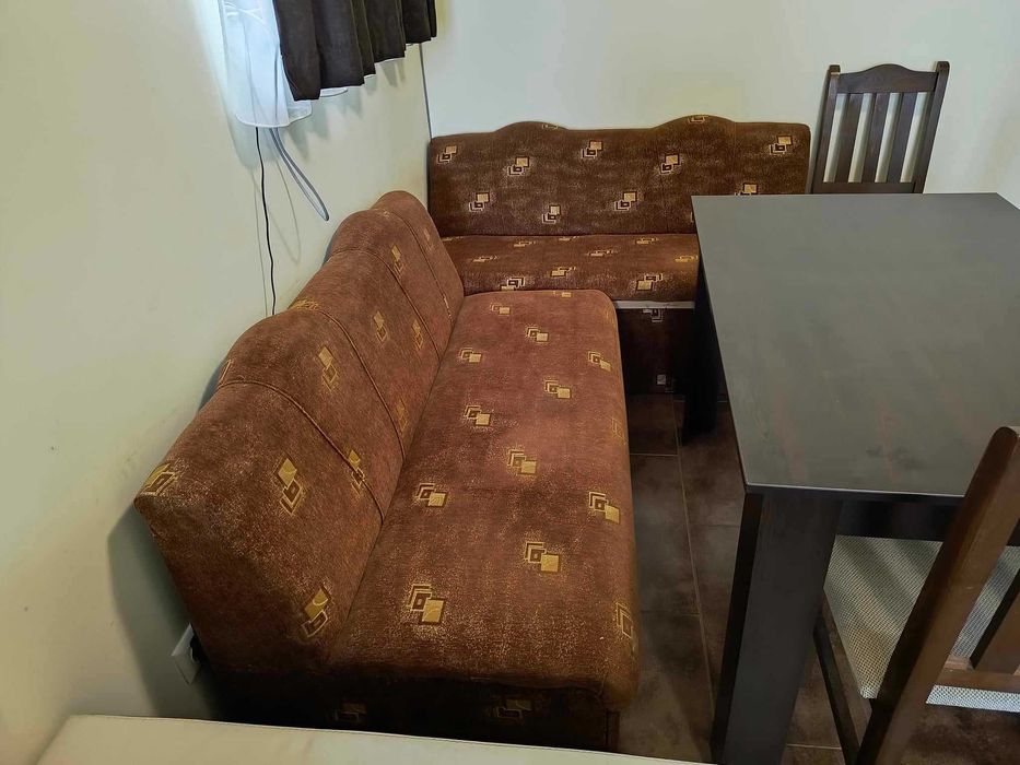 Ъглов диван - подходящ за хол и кухня - разтегателен