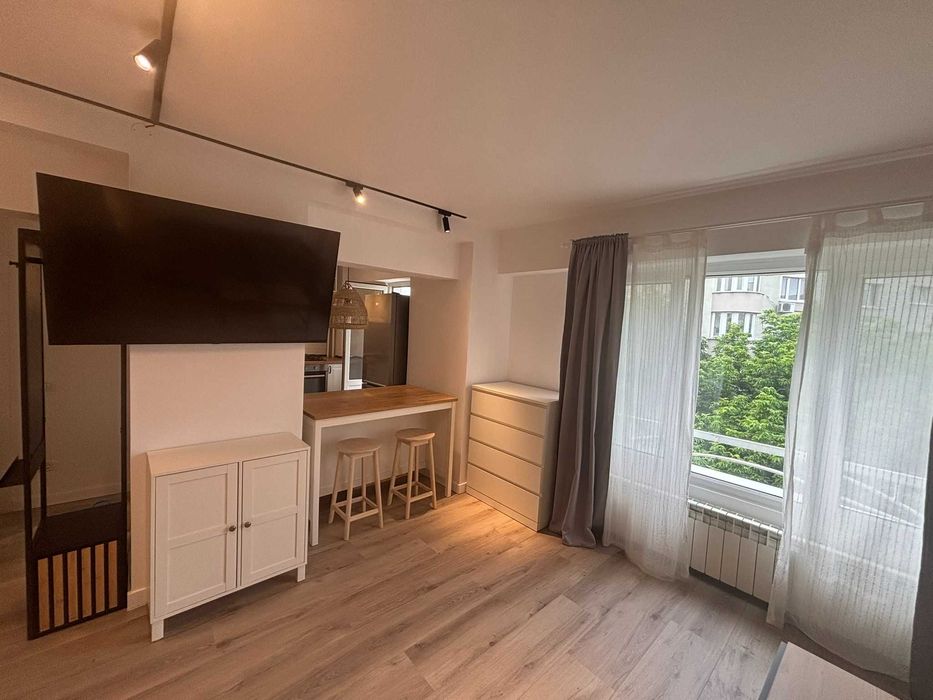 Garsoniera Decebal – renovata complet, prima închiriere, langa metrou, boiler