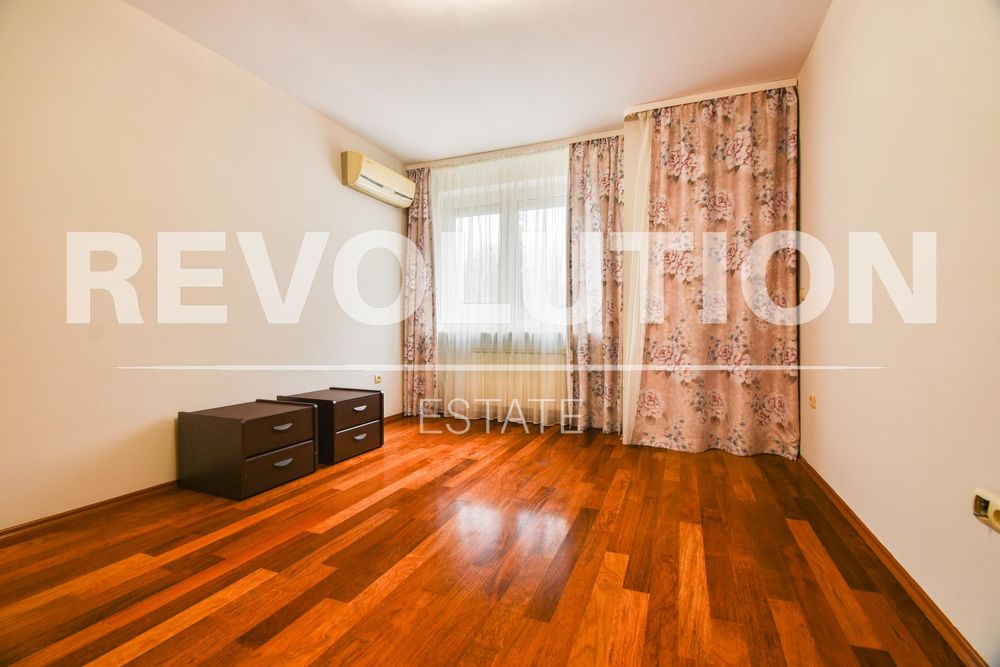 Дава се под наем Четиристаен апартамент в София, Иван Вазов - 160 кв.м за 1750 € - Снимка #6