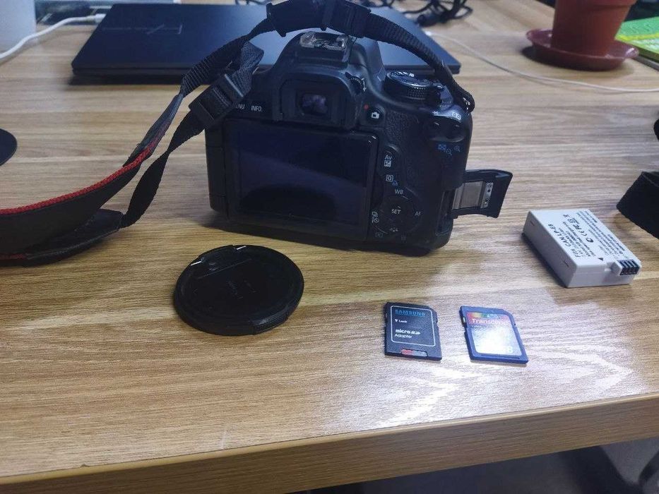 Canon 600D + 18-55mm