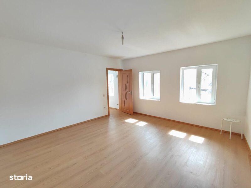 2 camere/Spatiu birouri/5 min de Piata Victoriei/ renovat/ap in vila