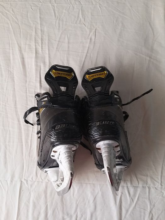 Коньки хоккейные