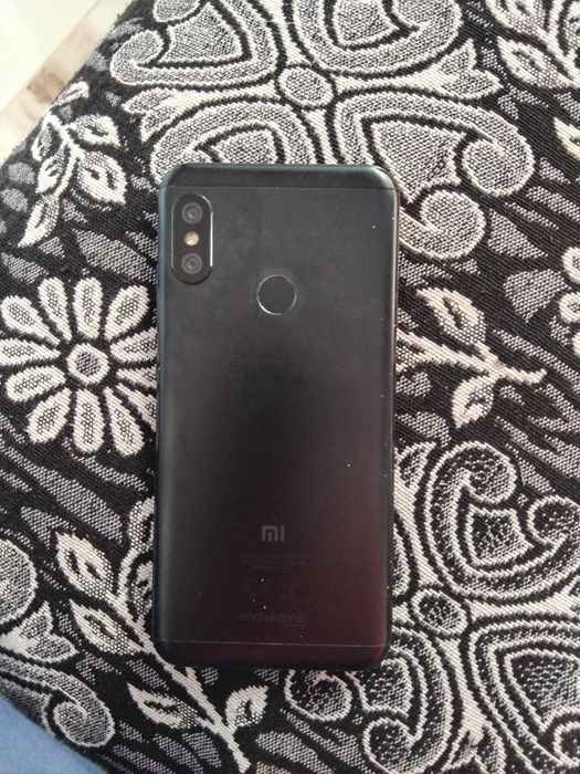 Xiaomi Mi A2 Lite (4/64)