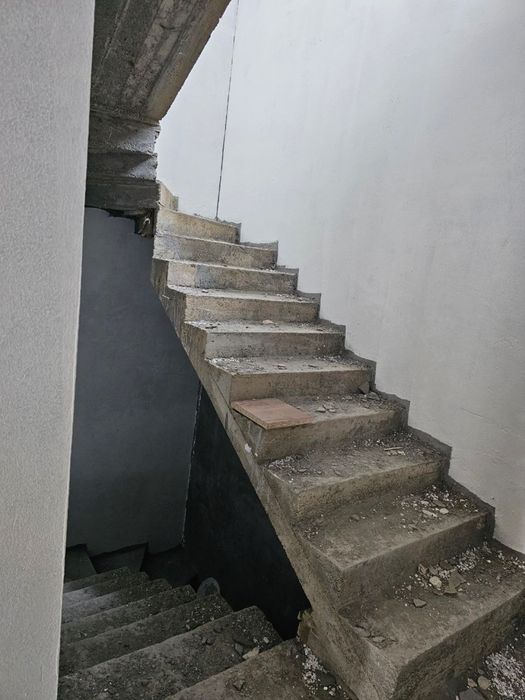 Продается Коттедж 3 уровневый, коробка