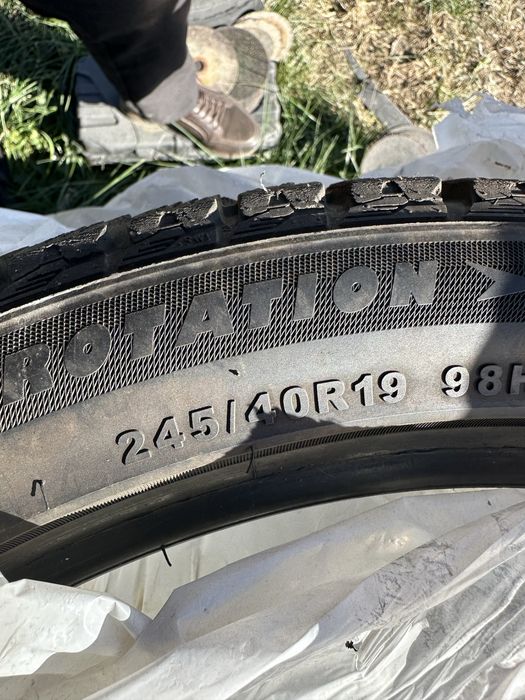 продам шиный разношироки r19