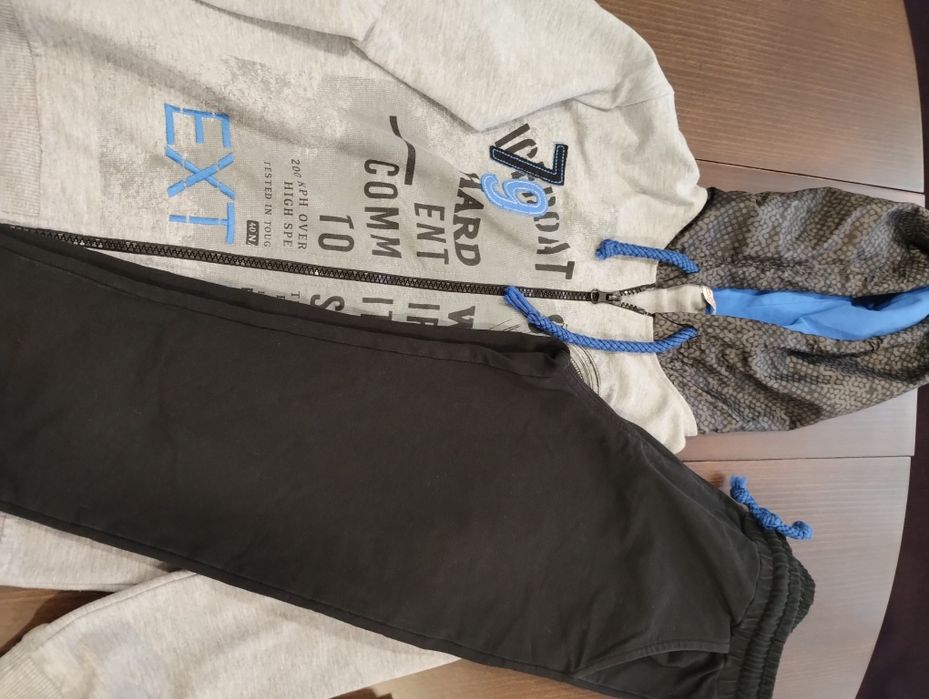 Спортен екип и 3 блузи