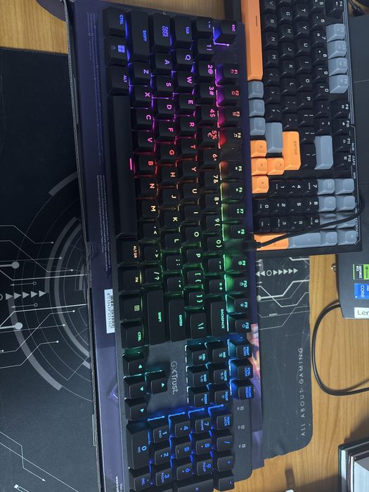 Tastatura Gaming Mecanica Trust GXT871 ZORA