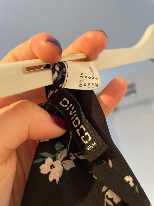 Rochiță H&M mărime 36 
Predare in Sebes, jud Alba sau prin curier.
