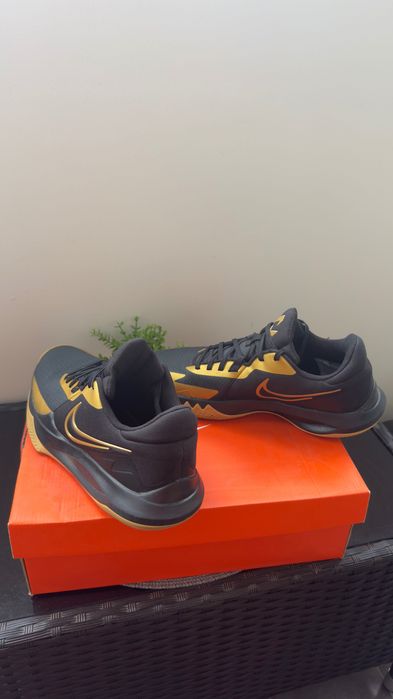 Маратонки Nike Precision VI