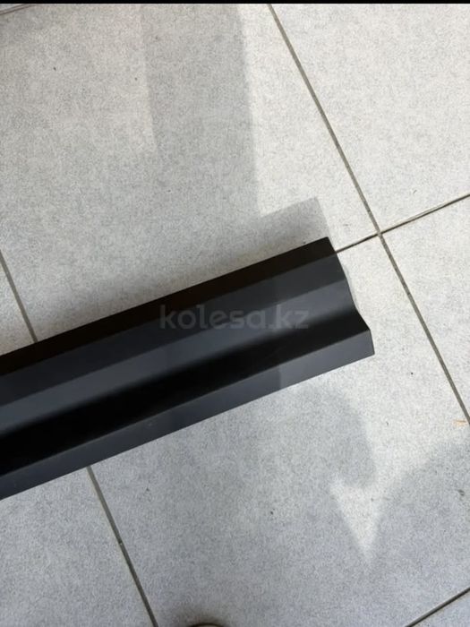 Молдинг передней левой двери Geely Coolray