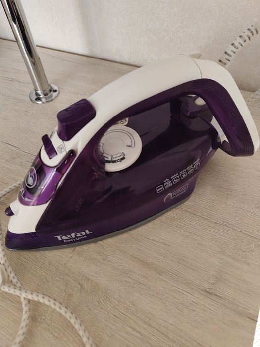 Утюг с паром Tefal