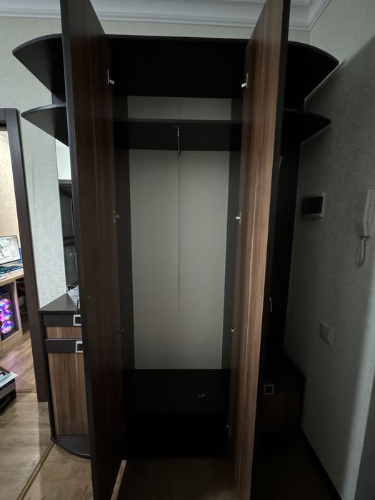 Продам шкаф для прихожей