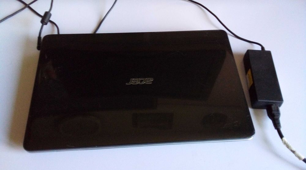 Продам ноутбук Acer E1-571G