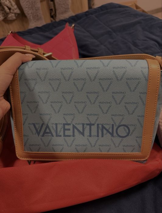 Оригинални чанти jaqcuemus, michael kors, guess, moschino, valentino