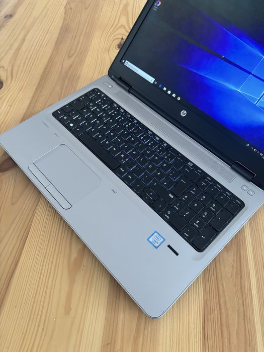 Hp 15,6 inch• i5-6200u•8gb DDR4•SSD•Usb C, Taste luminate•Bateria 4h