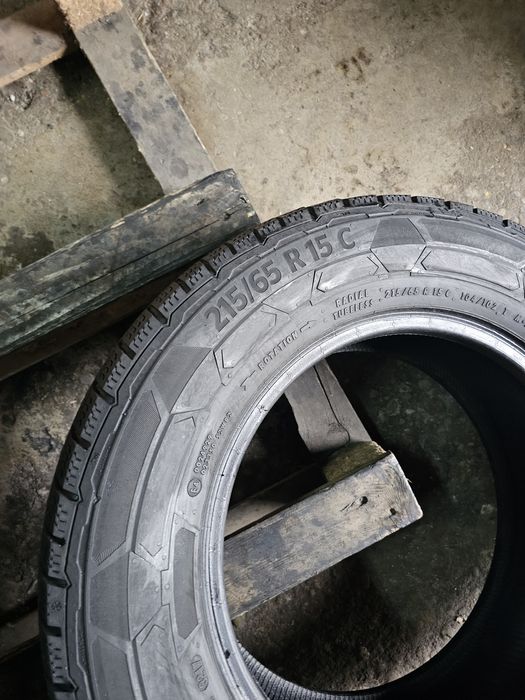 2 anvelope iarna 215 65 15C Continental