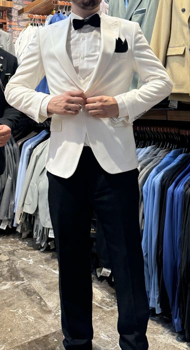 Costum Mire Alb - NOU  nefolosit - pret negociabil