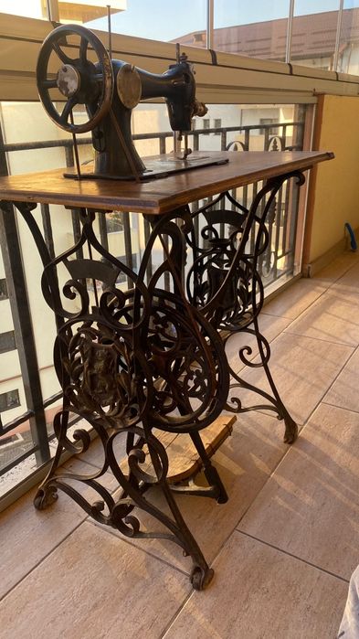 Mașină cusut Singer