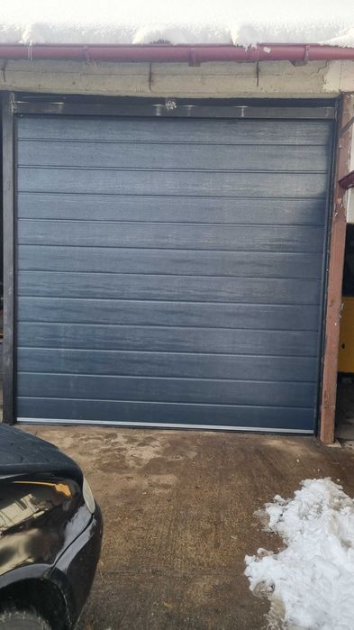 Uși de garaj automate