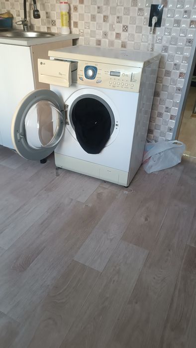 Стиральная машина LGпродаю