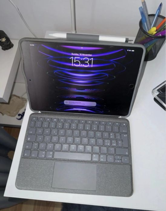 husa cu tastatura ipad logitech