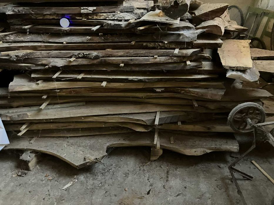 scanduri - cherestea de NUC de calitatea I.