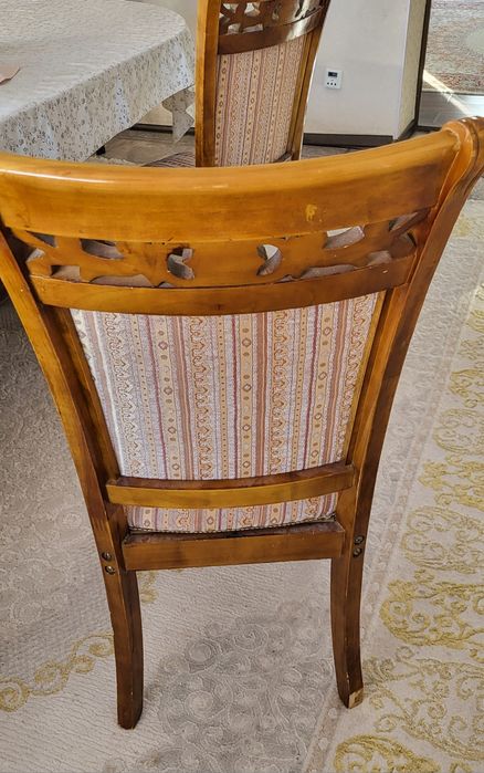 Продаются деревяные стулья