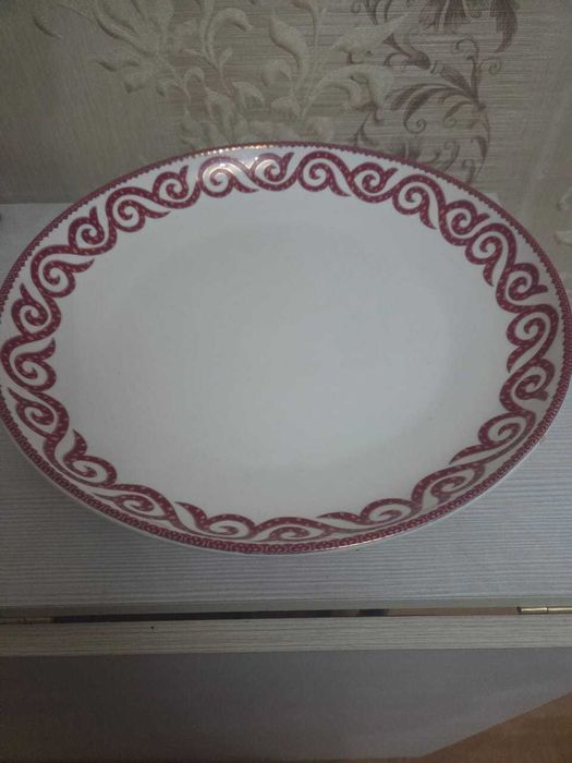 продам посуду тарелки, вазы блюда фарфор