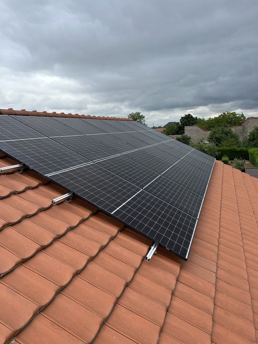 Servicii spalare si montare plasa  panouri fotovoltaice